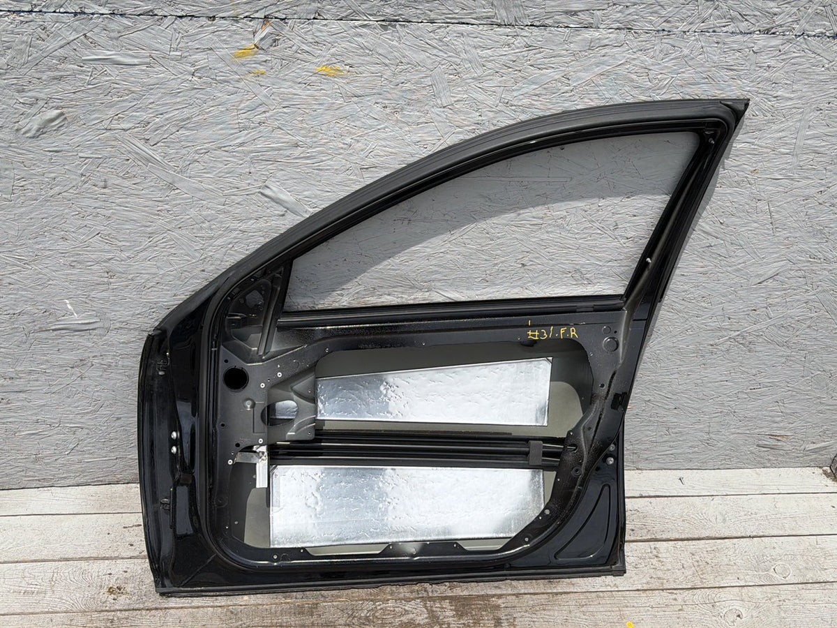 2007-2013 Mercedes-Benz S-Class 550 W221 Right Front Door Shell A2217200205 OEM
