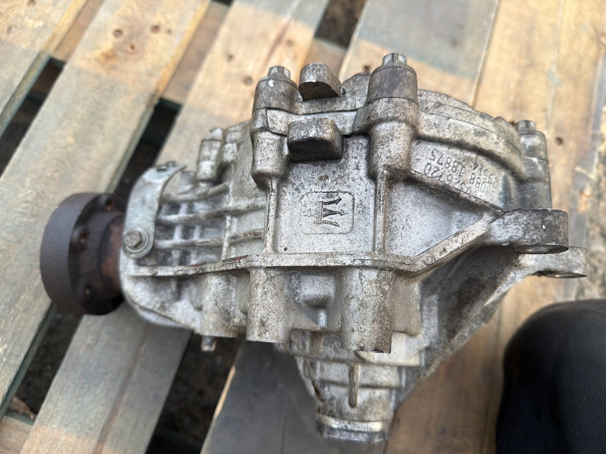 2014-2017 Maserati Quattroporte VI M156 3L 123K Front Differential Carrier OEM
