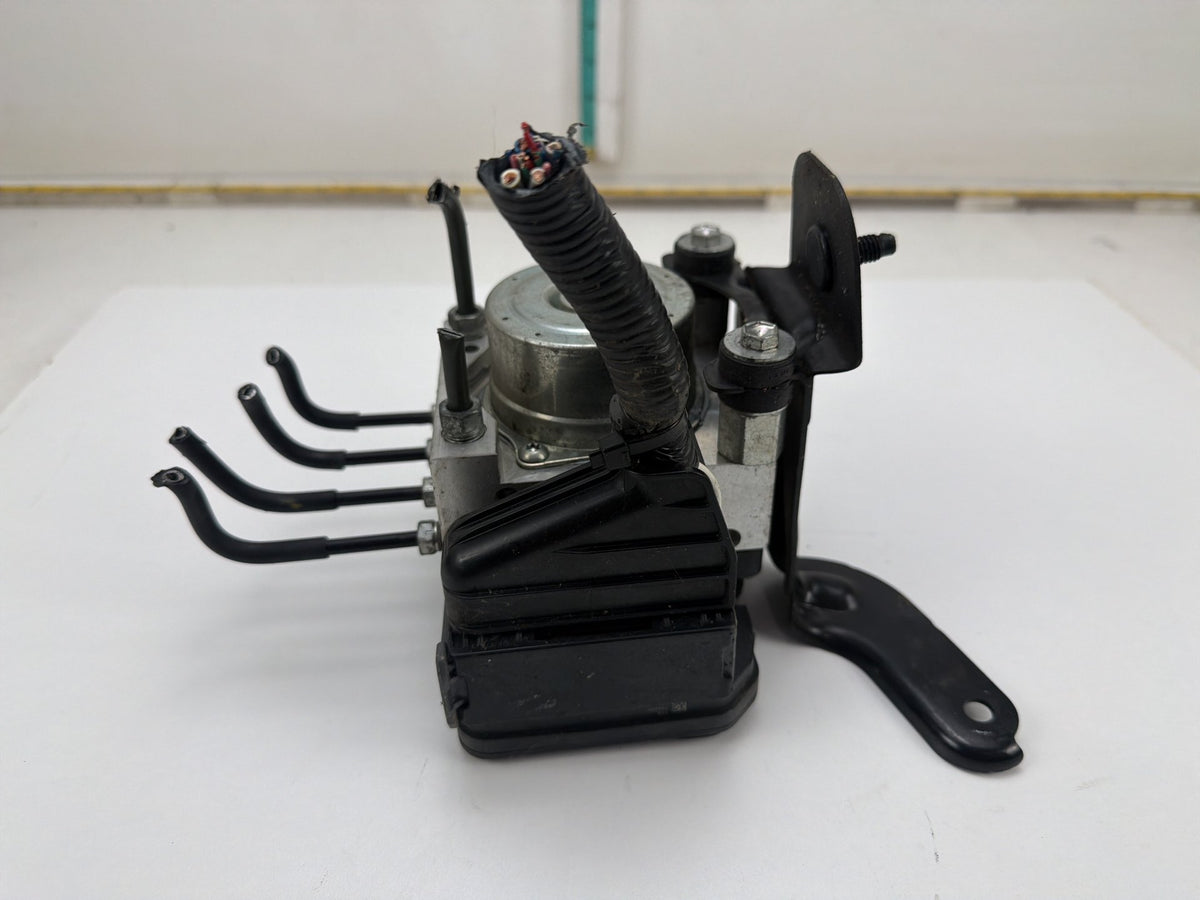 2016 Toyota Corolla ABS Anti-Lock Brake Pump Module 89541-02440 OEM