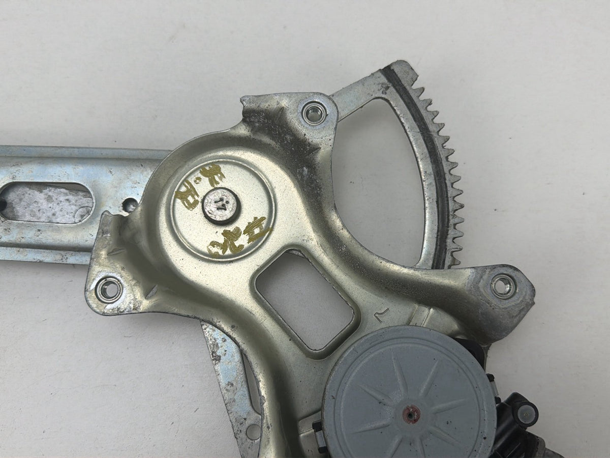 2010-2015 Toyota Prius W30-Rear Right Door Window Regulator/Motor 8571072020 OEM