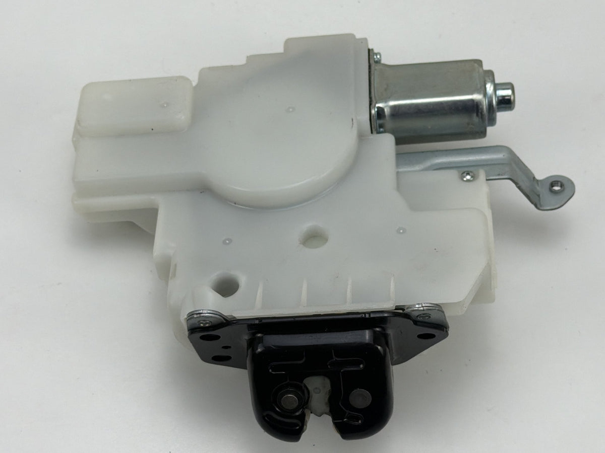 2011-2017 Infiniti QX56 - Tailgate Power Lock Latch Actuator 905520AQ000 OEM