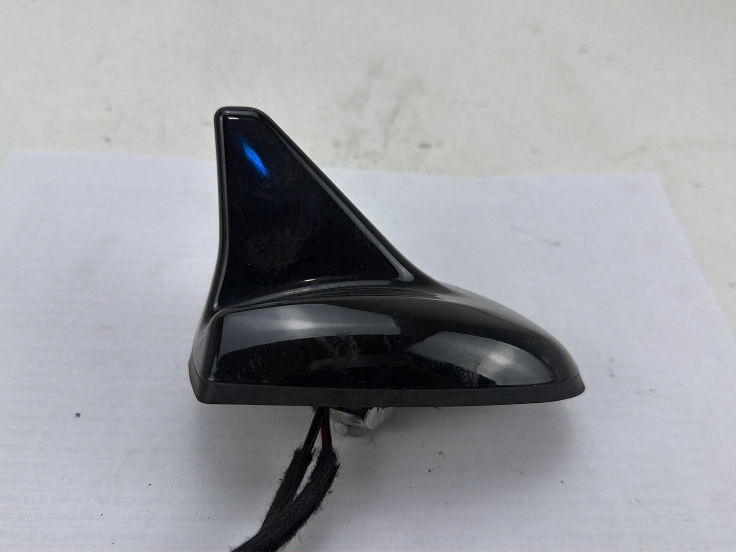2014-2017 Maserati Ghibli Roof Mounted Shark Fin Antenna 670076131 OEM