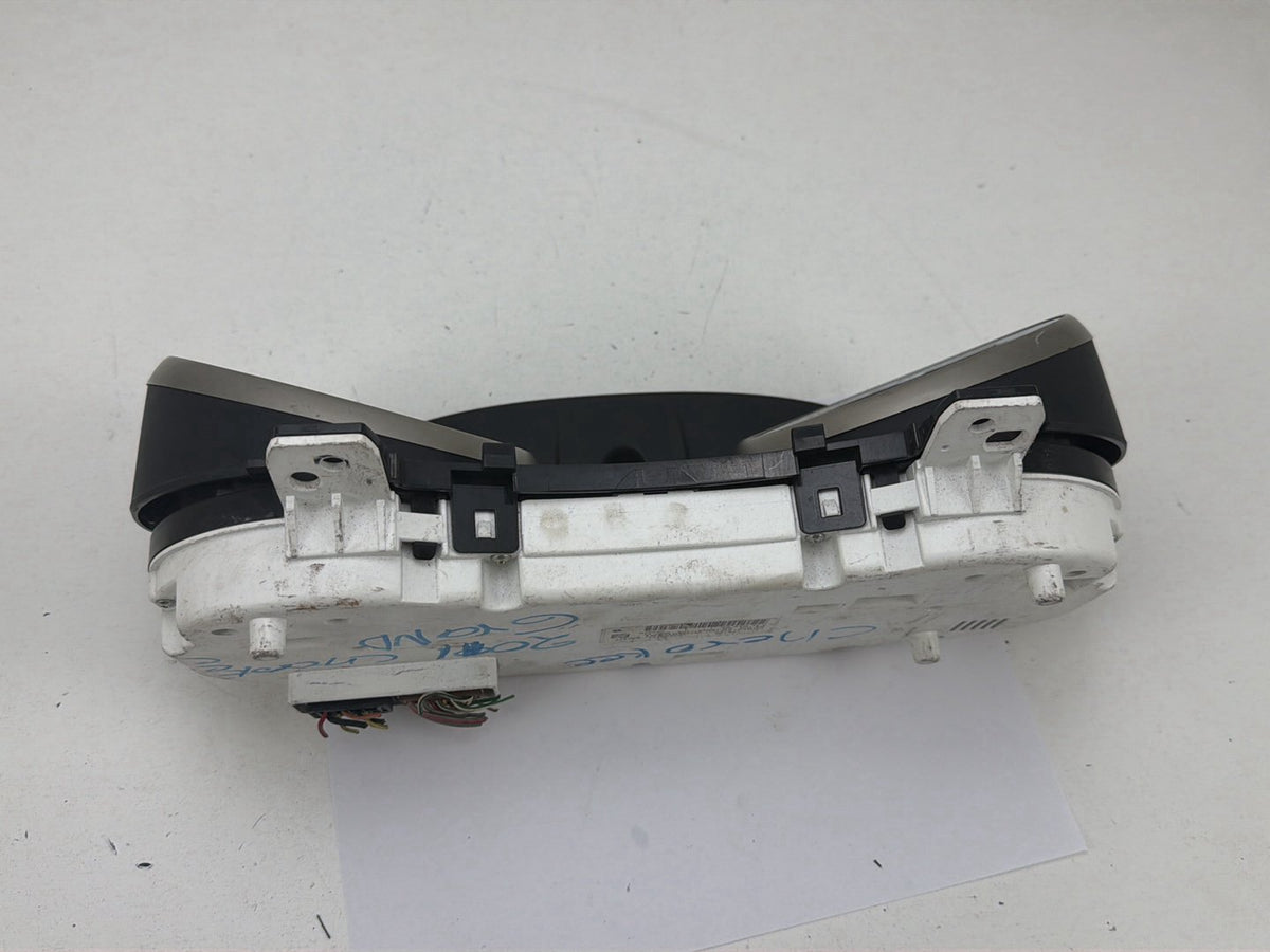 2011 Jeep Grand Cherokee Speedometer Instrument Cluster 05172602AI OEM
