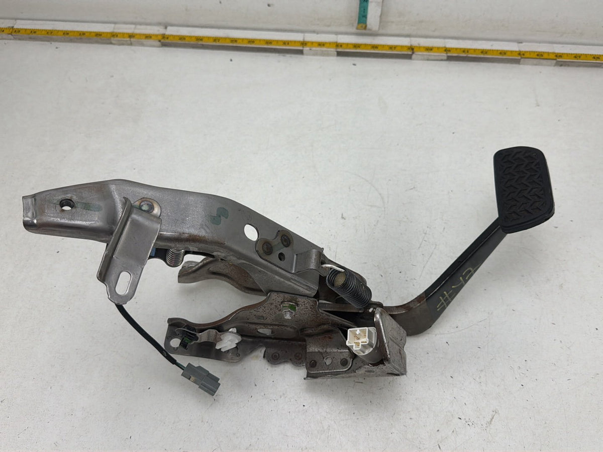 2017-2018 Toyota Sienna L30 - Brake Foot Pedal Assembly