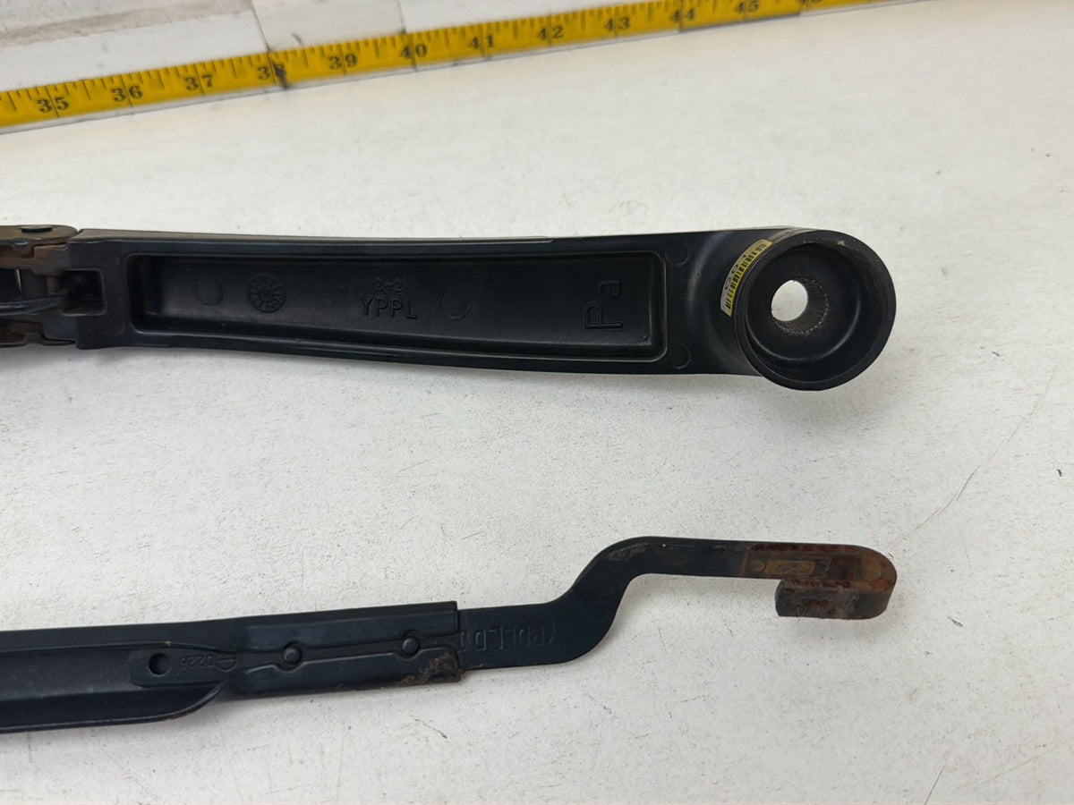 2015-2021 Kia Sedona Front Left & Right Windshield Wiper Arm Pair 98311A9000 OEM