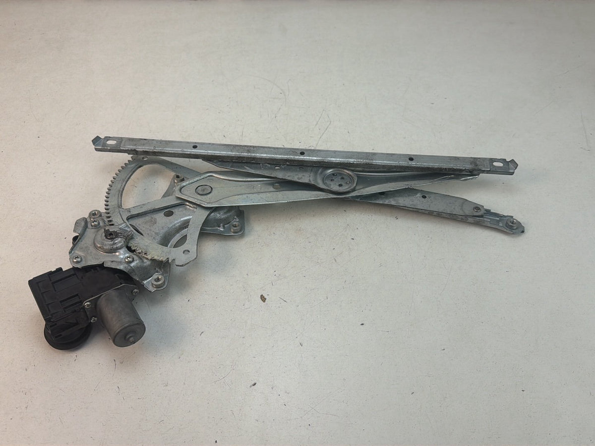 2015-2020 Toyota Sienna L30 Rear Right Window Regulator/Motor 69803-08020 OEM