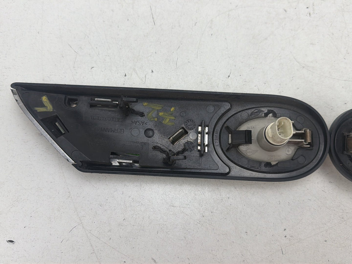 2007-2015 Mini Cooper S R56 R57 Left & Right Fender Turn Signal Marker Light OEM