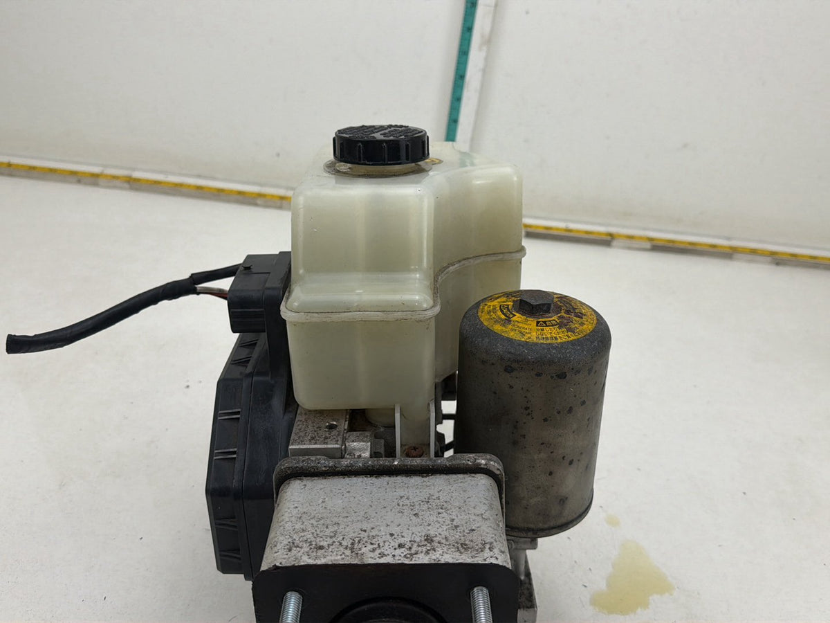 2011-2013 Infiniti QX56 Hydraulic Power Brake Booster Cylinder ABS Pump OEM