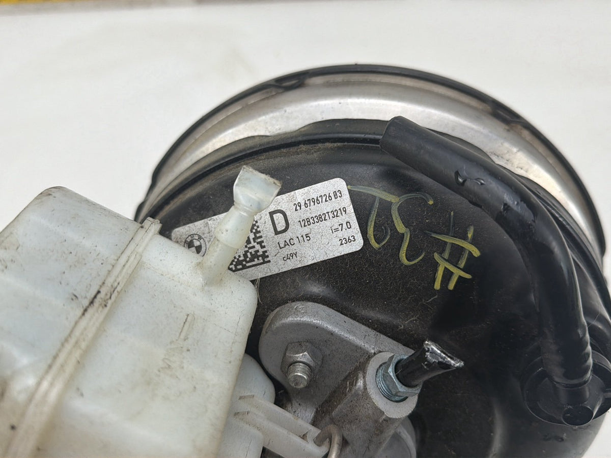 2012-2016 BMW 528i Power Brake Booster Master Cylinder w/ Reservoir 6796726 OEM