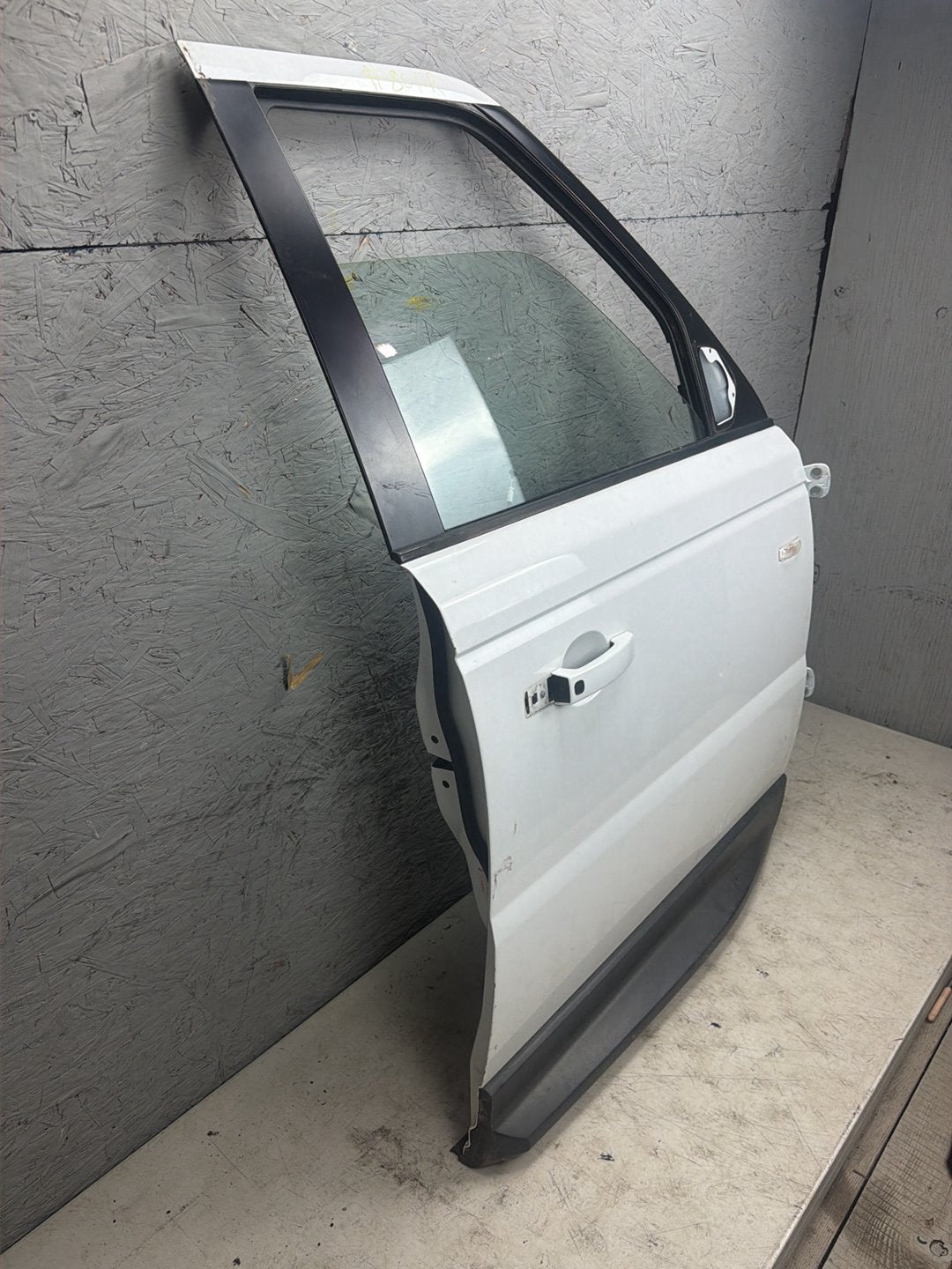 2010-2013 Land Rover Range Rover Sport Right Front Passenger Side Door Shell OEM