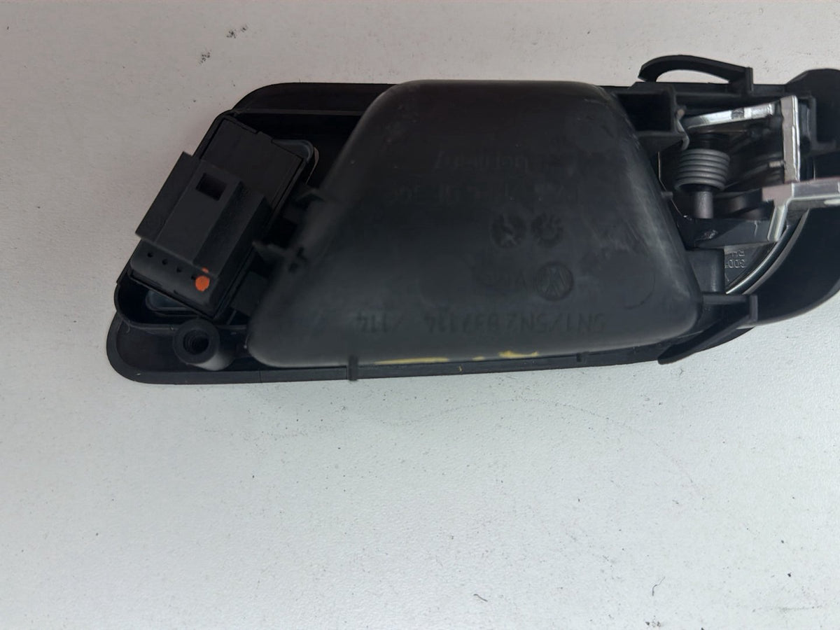 2013-2017 Volkswagen Tiguan Right Front Door Interior Handle OEM