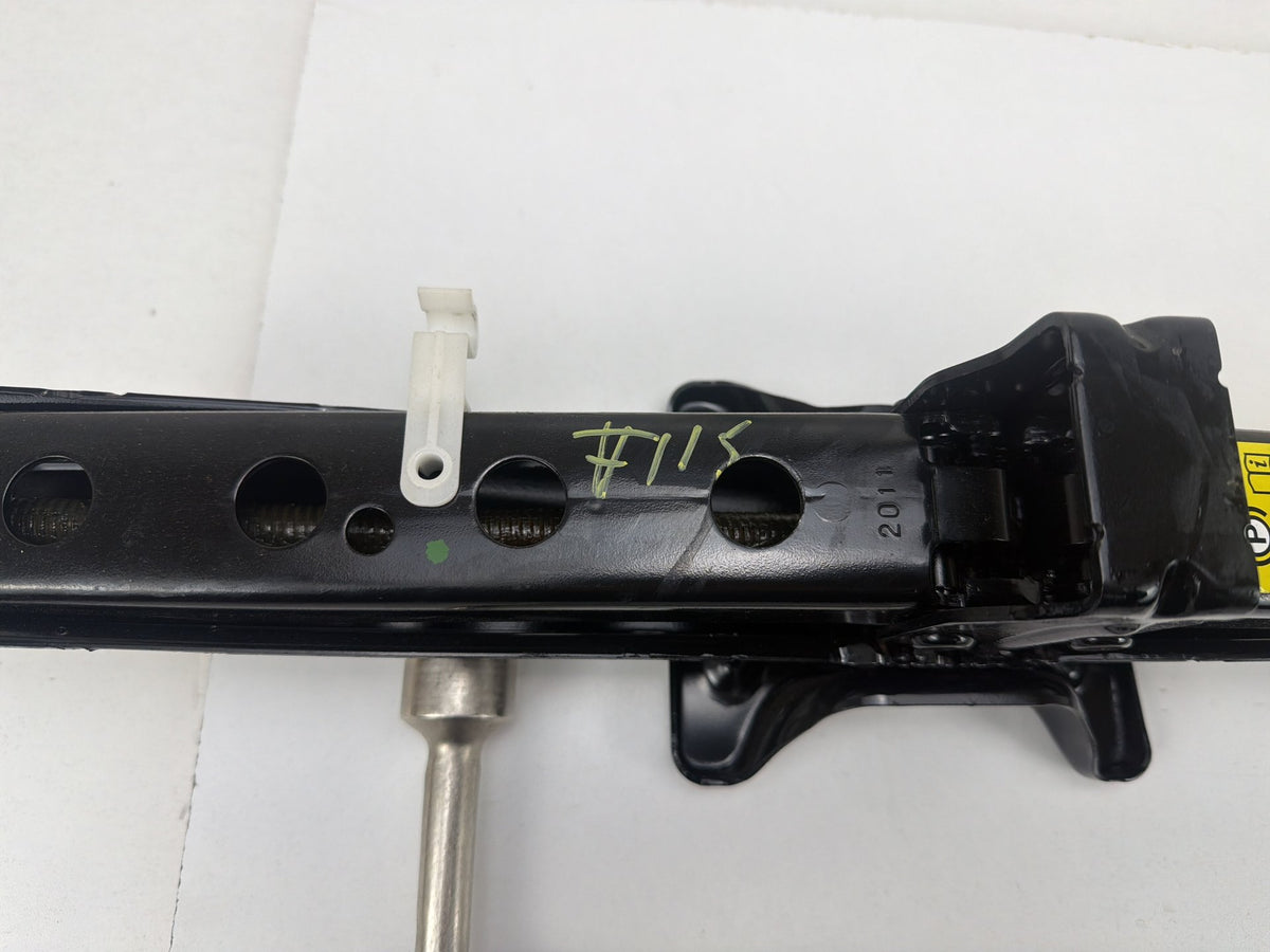 2010-2013 Land Rover Range Rover Emergency Spare Tire Jack/Tool Kit 6753664 OEM