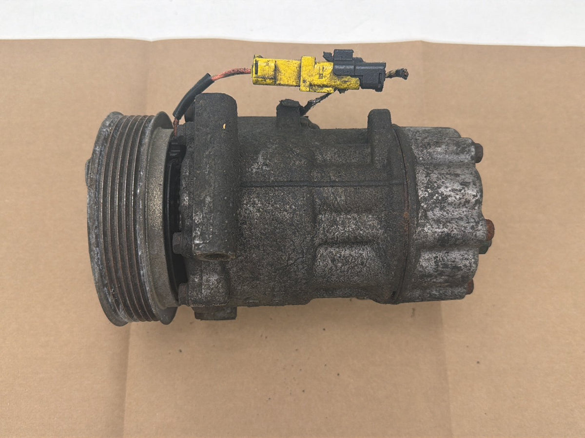 2009-2015 MINI Cooper R56 A/C Compressor 2758433 OEM
