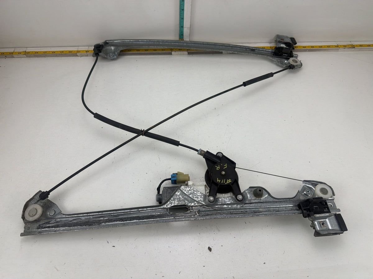 2007-2014 GMC DENALI GMT900 Front Right Side Power Window Regulator W/ Motor OEM