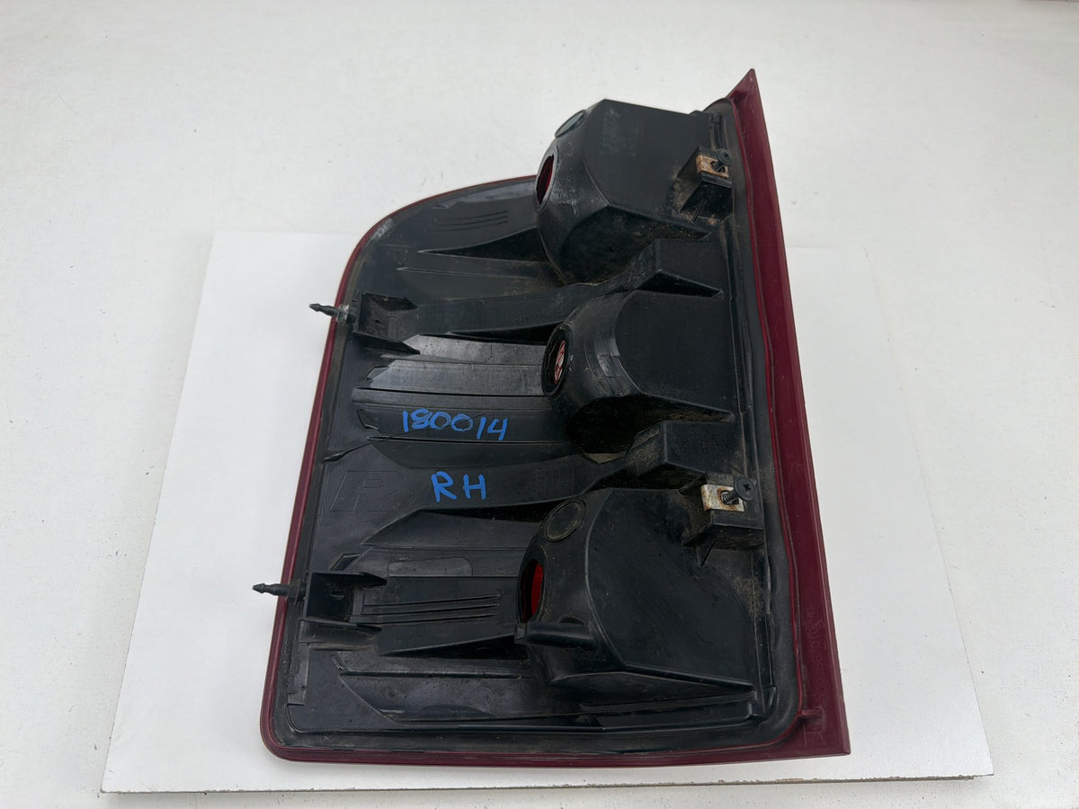 2007-2013 Chevrolet Silverado 1500 Right Passenger Side Tail Light 25958483 OEM