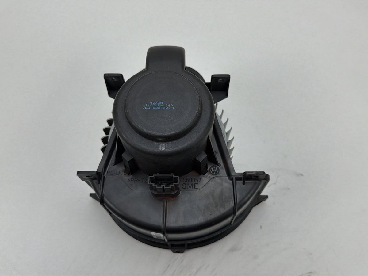 2003-2006 Porsche Cayenne A/C Heater Blower Motor Front Fan 7L0820021L OEM