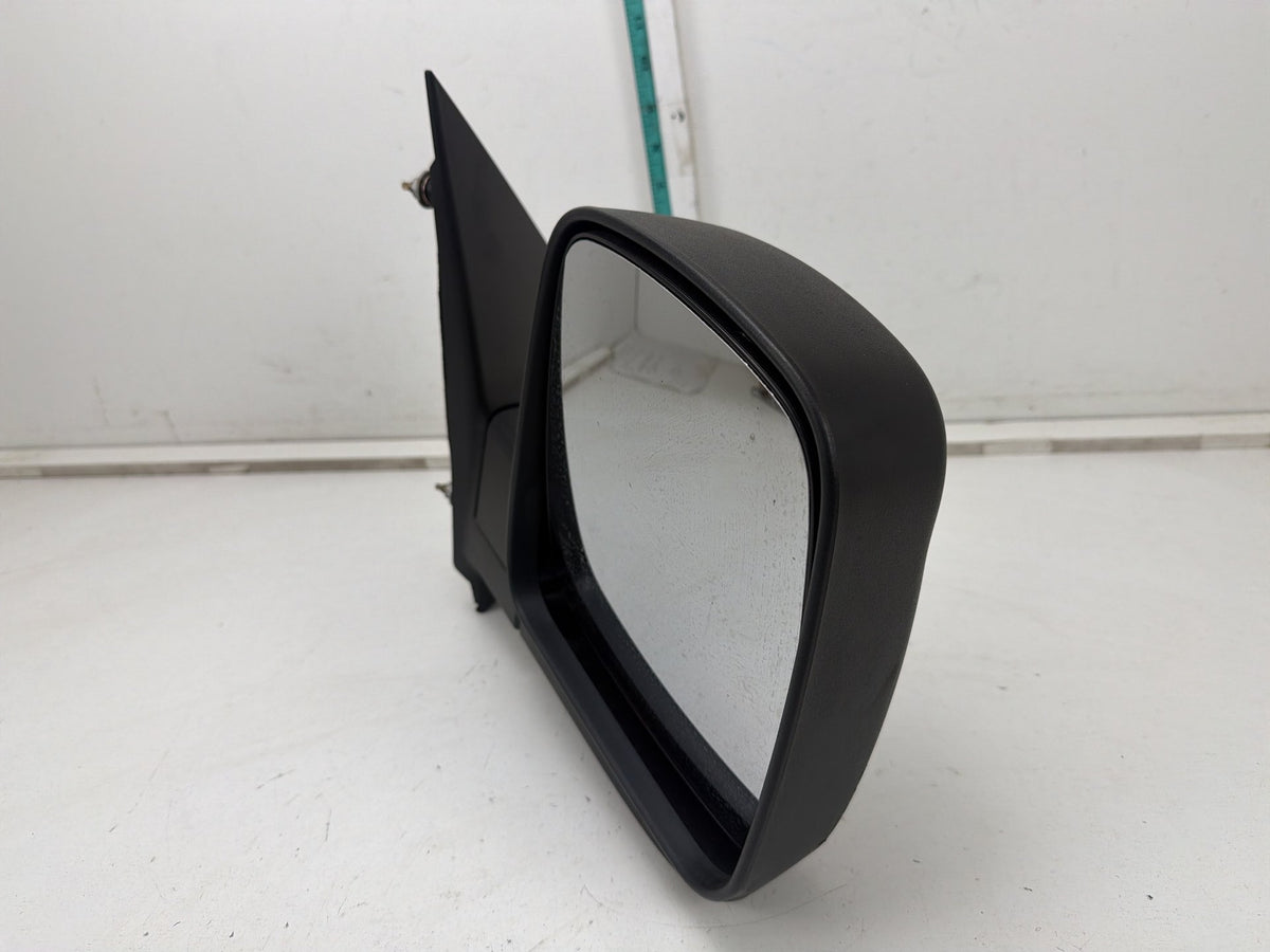 2003-2007 GMC Savana 2500 Front Right Passenger Side View Door Mirror Assembly