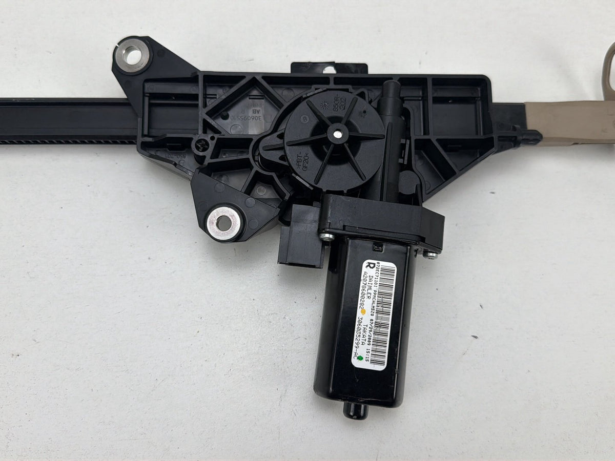 2010-2014 Mercedes-Benz E-Class-Rear Left Seat Belt Feeder Motor A2078600282 OEM