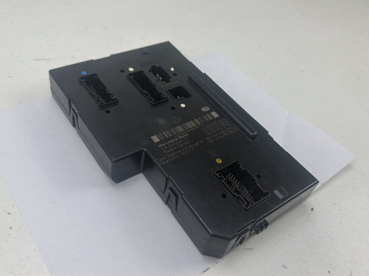2010-2011 Mercedes-Benz E350 Rear SAM Module Fuse Relay Box A2129000004 OEM