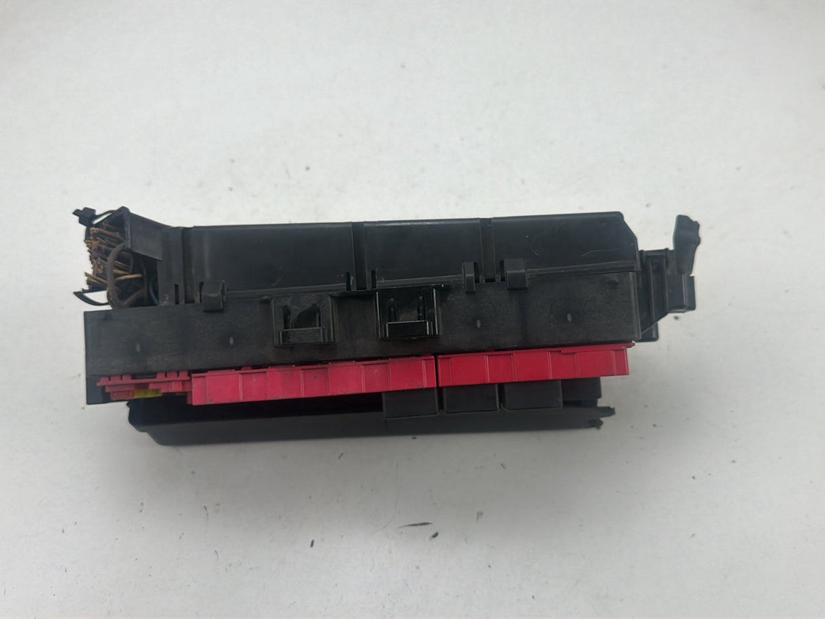 2003-2006 Ford Expedition Engine Power Distribution Fuse Relay Box OEM