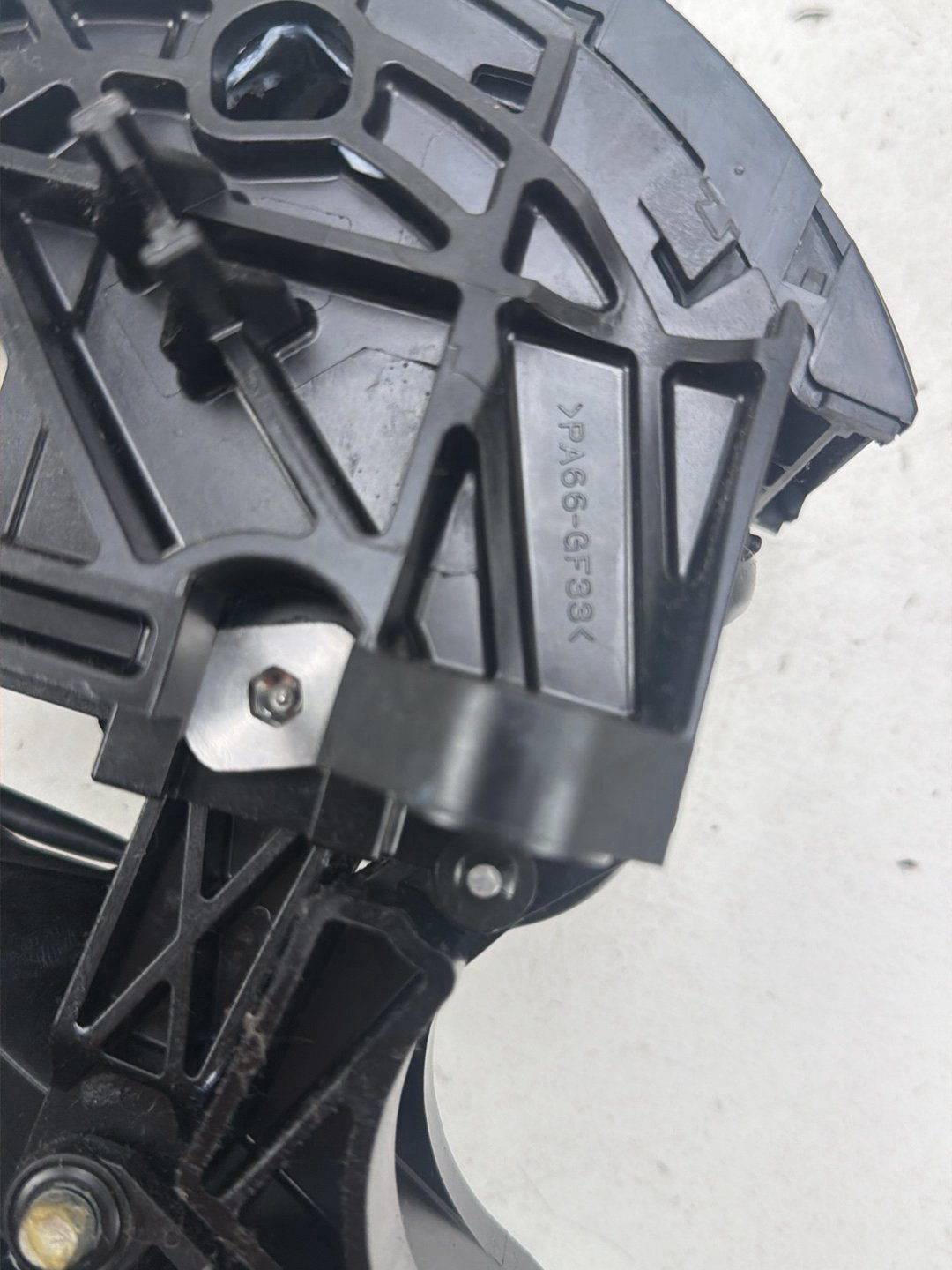 2015-2018 Toyota Sienna Automatic Transmission Shifter Selector Assembly OEM