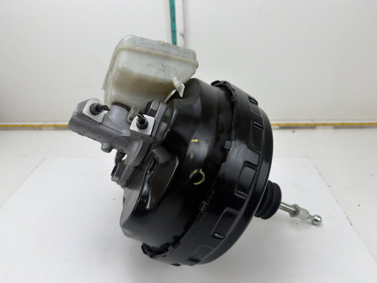 2013-2017 Audi Q5 Power Brake Booster Master Cylinder Reservoir 8R0612103H OEM