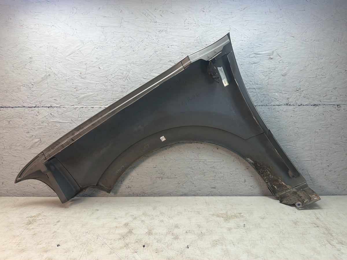 2003-2006 Lincoln Navigator U228 - Right Passenger Side Front Fender OEM