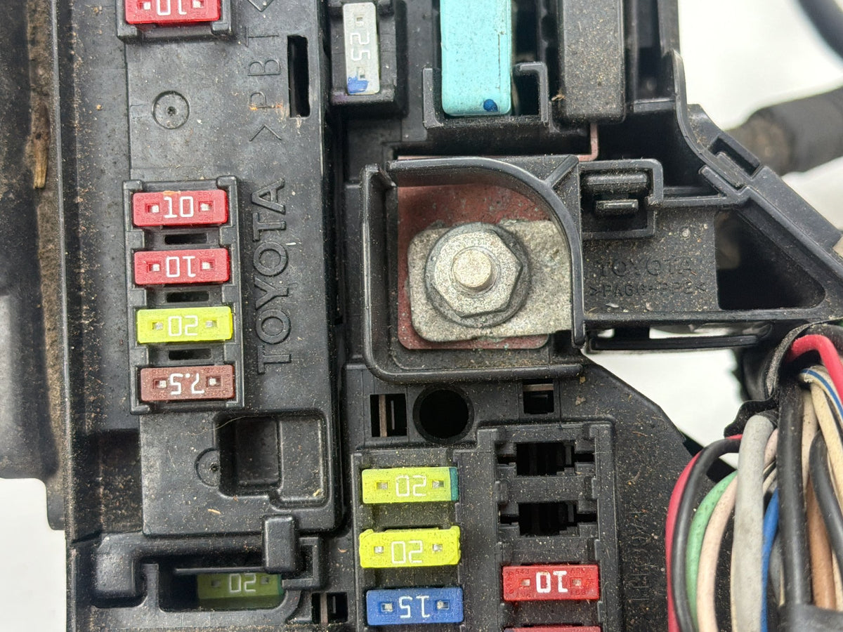 2007-2012 Lexus ES350 Under Hood Engine Room Fuse Box Relay Junction Block OEM