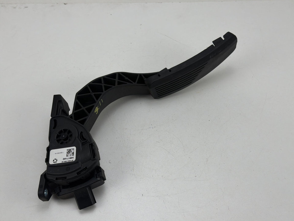 2014-2019 Maserati Ghibli M157 Gas Accelerator Throttle Pedal 04861714AE OEM