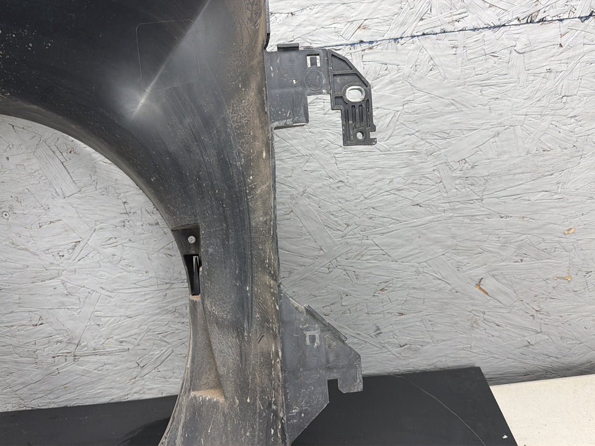 2013-2018 Ram 1500 5.7L Engine Radiator Cooling Fan Shroud OEM