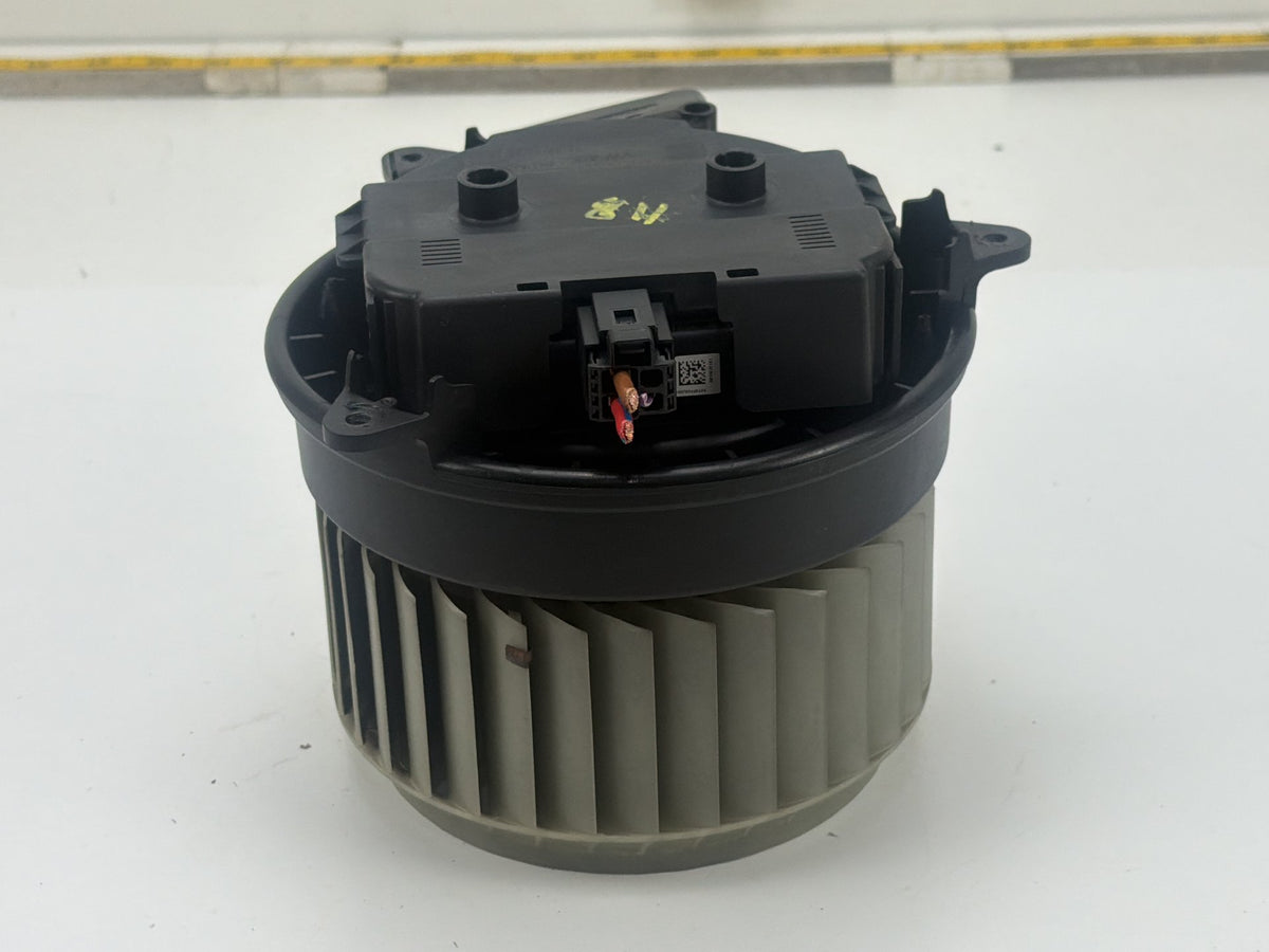 2012-2018 Audi A7 Quattro 4G - HVAC Heater Blower Motor 4H1820021B OEM