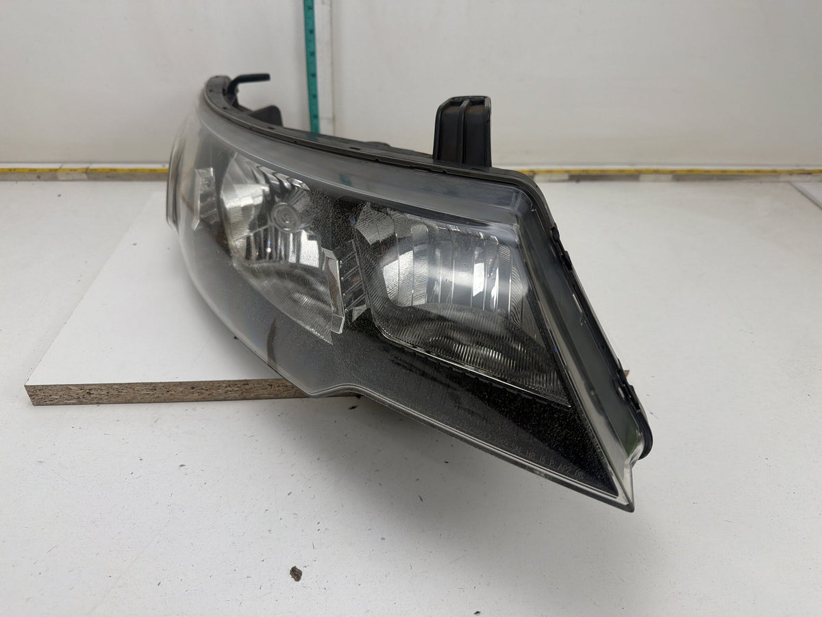 2010-2013 Kia Forte Front Right Passenger Side Headlight Lamp Assembly OEM