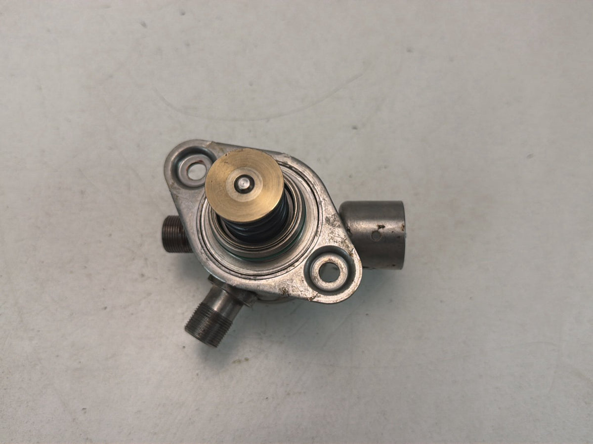 2012-2015 Mercedes-Benz S-Class W221 Right High Pressure Fuel Pump A2780700601 OEM
