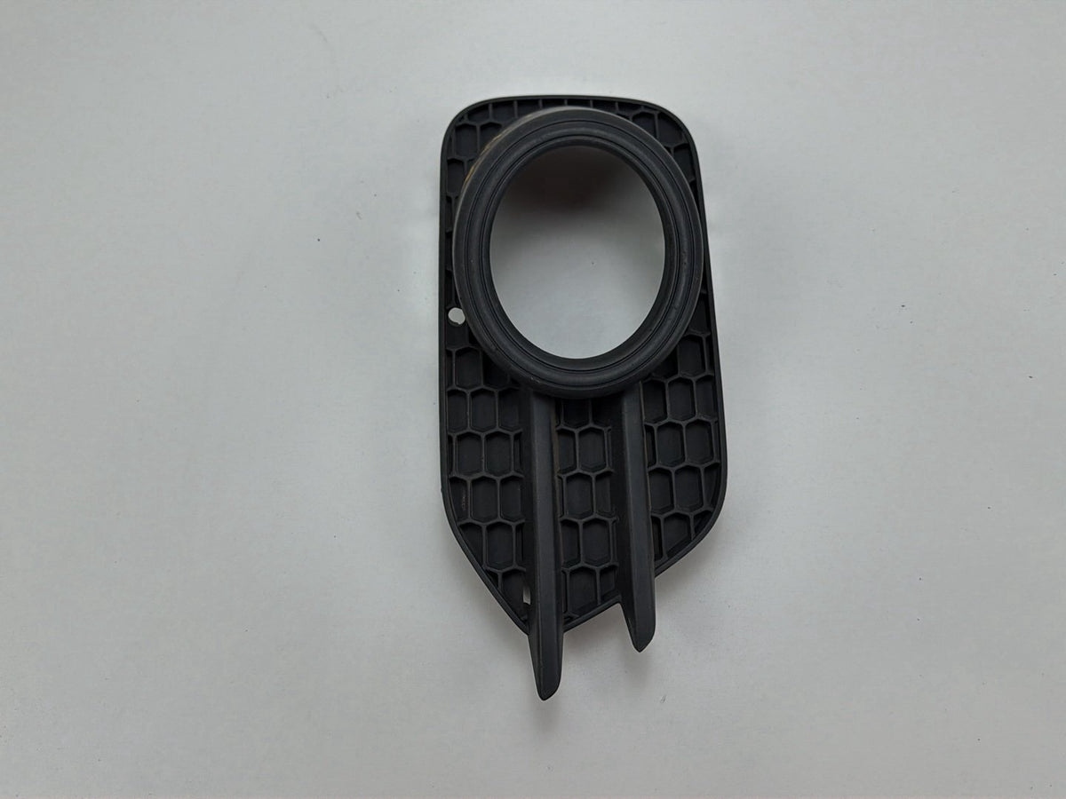 2013-2017 Volkswagen Tiguan Right Fog Light Cover 5N0-853-666 OEM