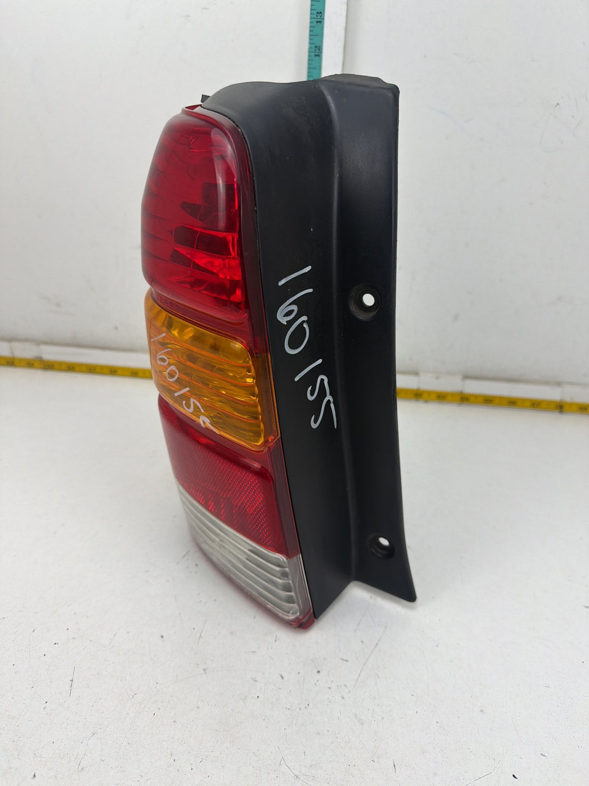 2001-2007 Ford Escape Left Driver Side Tail Light 44ZH-1440 OEM