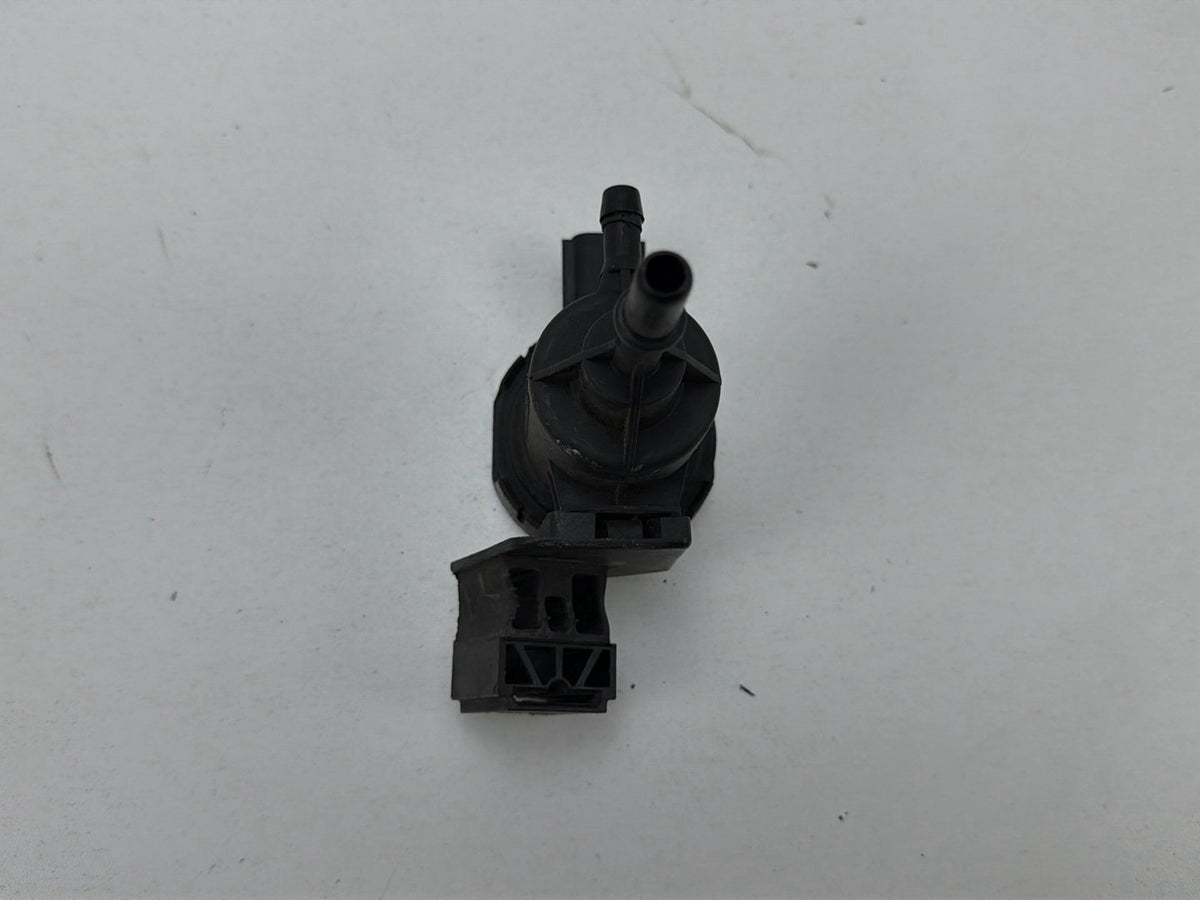 2007-2013 Mercedes-Benz S-Class W221- Fuel Purge Valve A0014760532 OEM