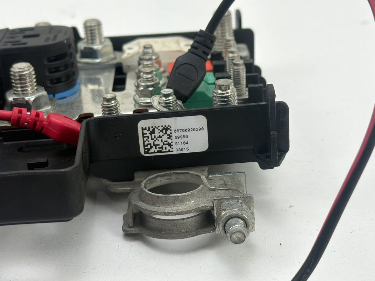 2014-2020 Maserati Quattroporte Positive Battery Fuse Box Module 06700020290 OEM