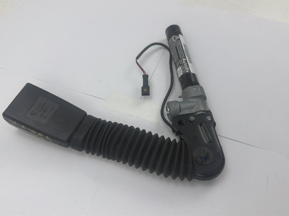 2009-2015 BMW 535i 750i Front Right Side Seat Belt Buckle Pretensioner OEM
