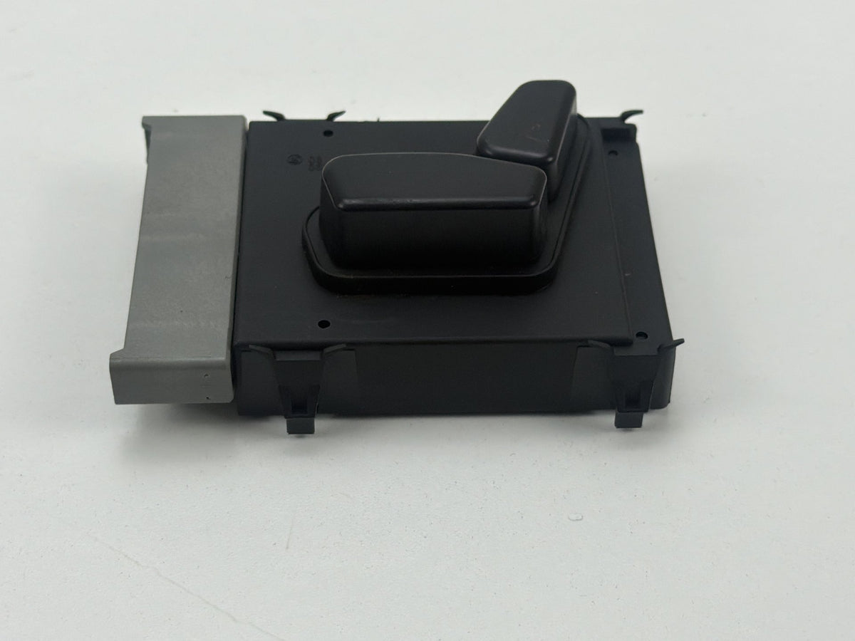 2014-2020 Maserati Quattroporte Front Left Side Seat Switch 09341104B OEM