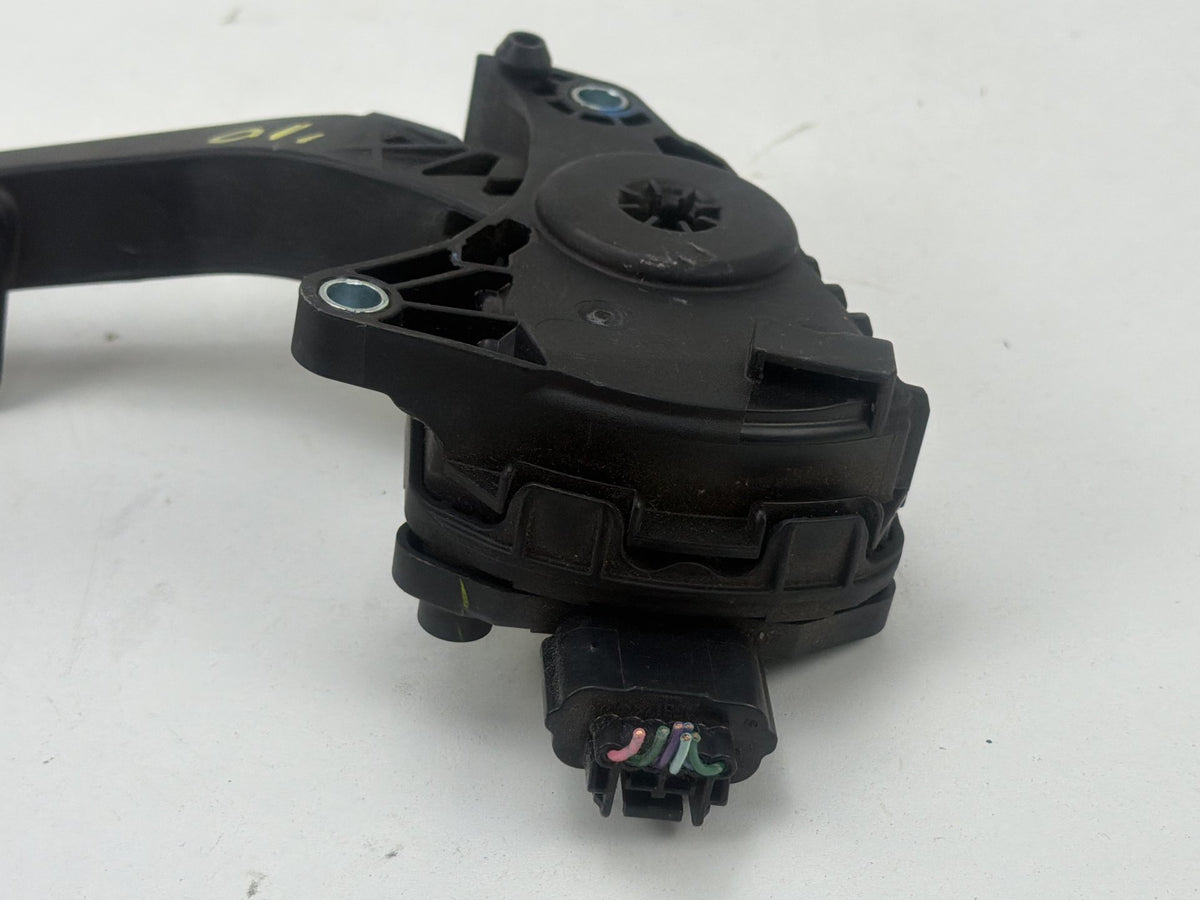 2013-2018 Nissan Altima Power Accelerator Gas Pedal Position Sensor Module OEM