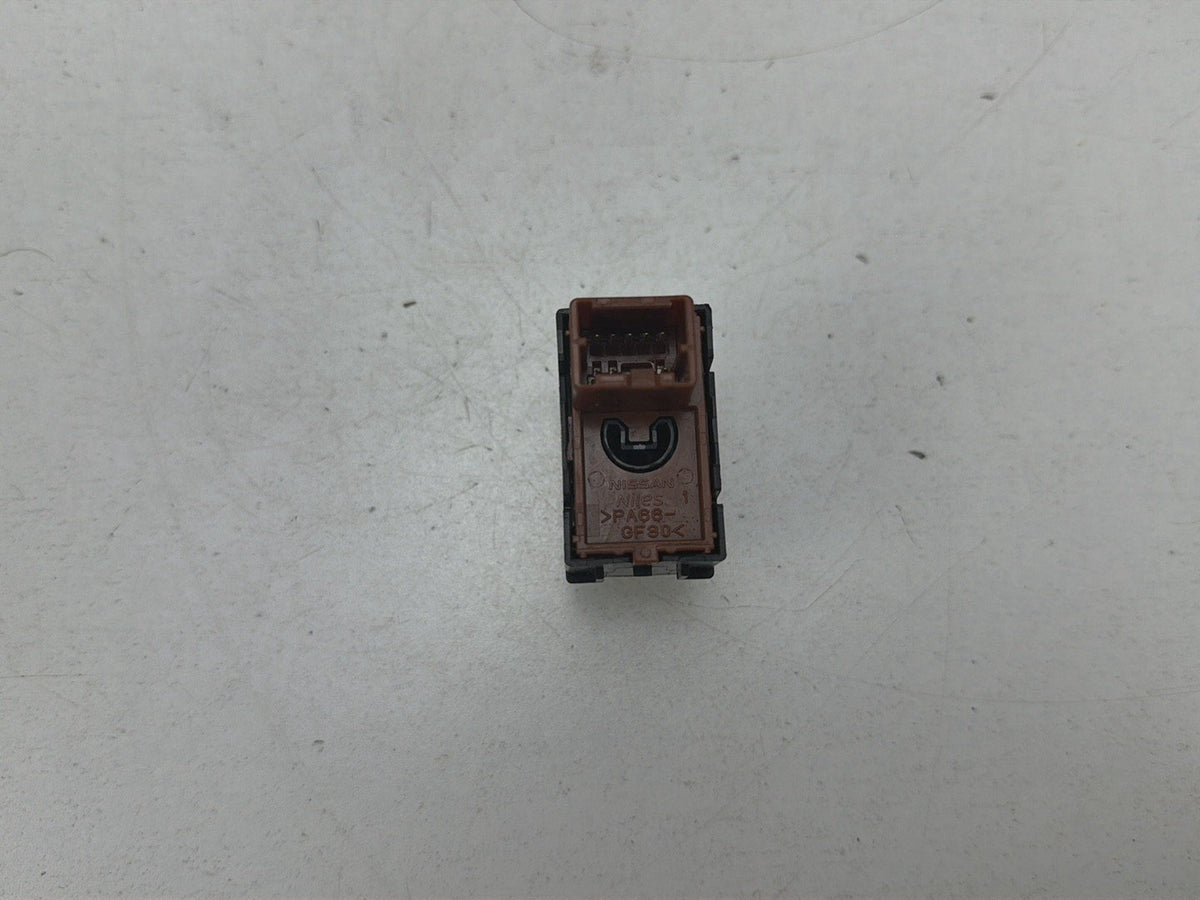 2008-2013 Infiniti G37 Front Right Passenger Side Heated Seat Control Switch OEM