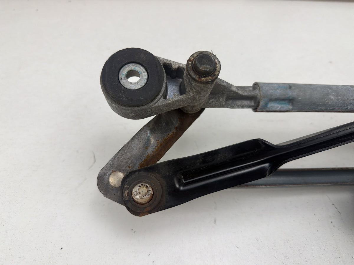 2006-2013 Mercedes-Benz R350 Front Windshield Wiper Linkage w/ Motor OEM