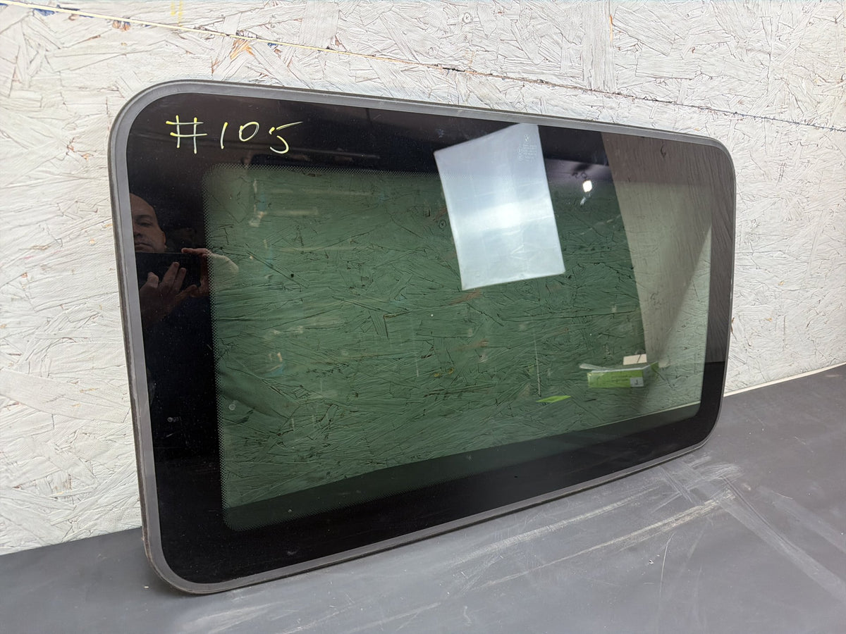 2007-2011 BMW 335i xDrive Sunroof Sun Roof Glass 7145439-A OEM