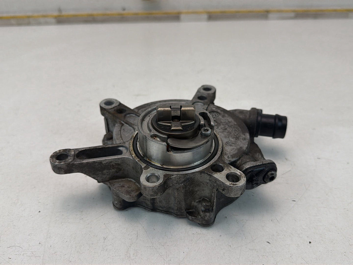 2012-2017 Mercedes-Benz S-Class W221 Engine Motor Vacuum Pump A2762300165 OEM