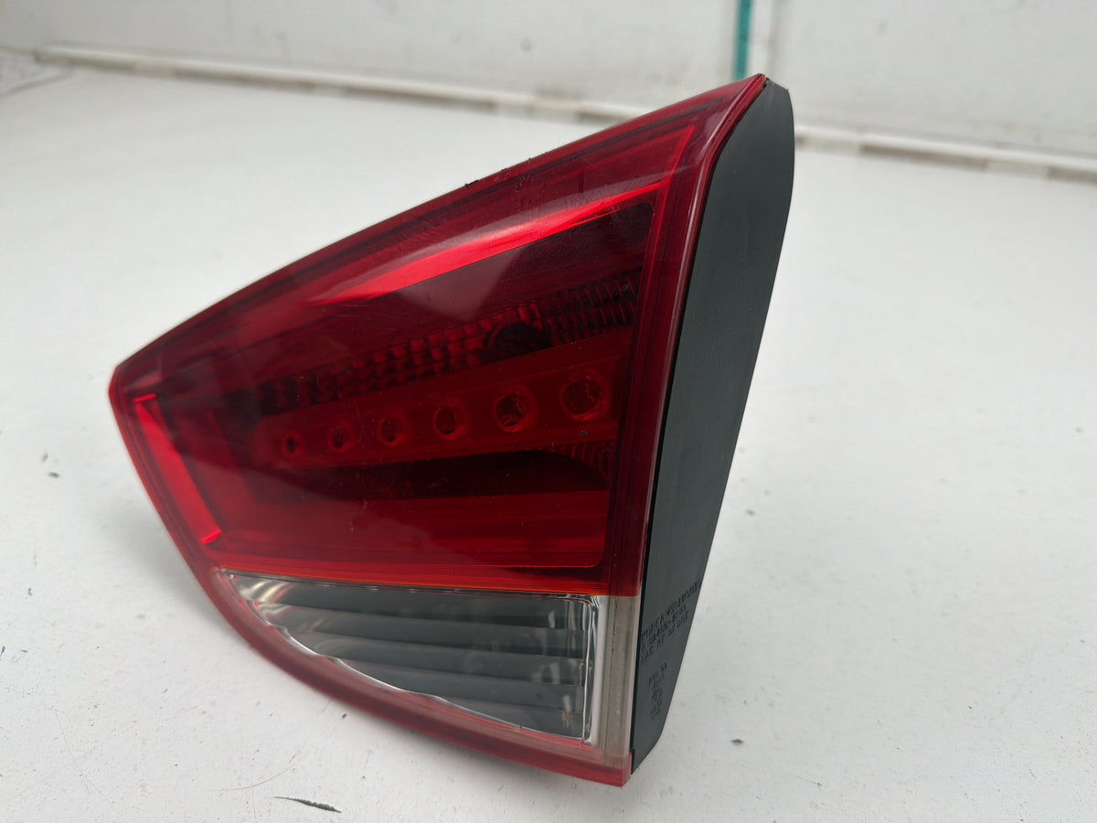 2010-2015 Hyundai Tucson Passenger Right Inner Tail Light Lamp 92406-2S02 OEM