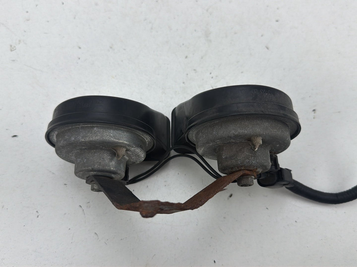2011-2015 Ford Explorer High & Low Tone Dual Horn Signal Set A046495 OEM