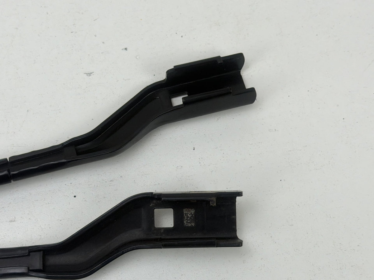 2014-2021 Maserati Quattroporte Front Left Right Side Windshield Wiper Arms OEM