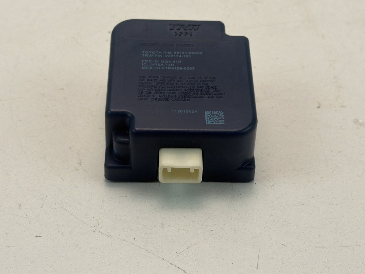 2011-2020 Toyota Sienna Wireless Keyless Entry Receiver Door Control Module OEM