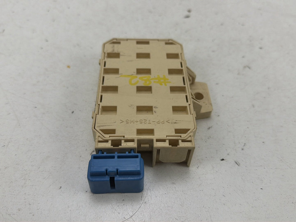 2003-2005 Toyota 4Runner Under Dash Interior Fuse Box Relay Junction Block OEM