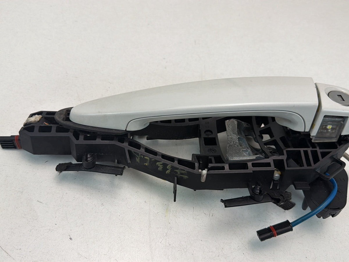 2014-2016 BMW 228i Front Left Driver Side Exterior Door Handle OEM